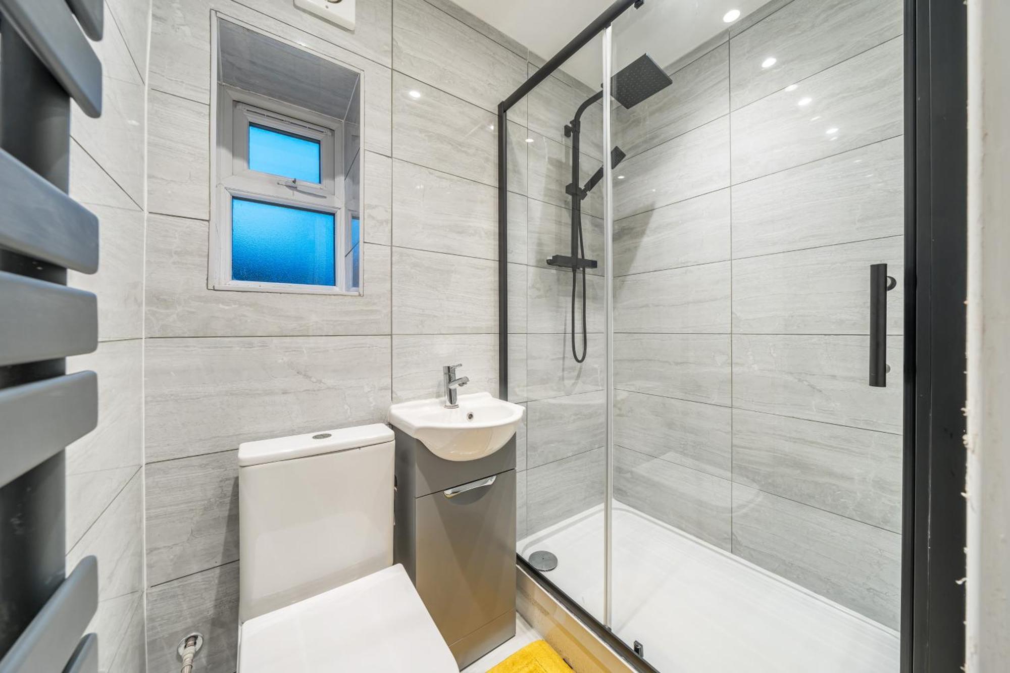 Two Bed Home In The Heart Of אגהאם מראה חיצוני תמונה